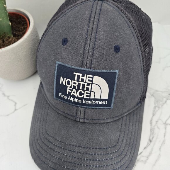 The North Face | Gorpcore navy blue adjustable trucker hat | unisex - Picture 3 of 7